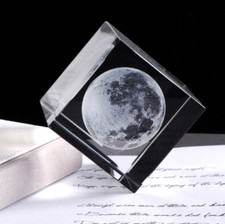 Cube verre cristal Lune déco chic cadeau anniversaire original presse papier