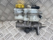 Maitre cylindre bocal liquide