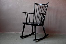 Rocking chair chaise ou fauteuil à bascule scandinave en bois de couleur noir