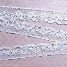 Dentelle fine blanche vendue