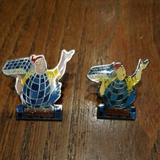 2 pin's LUSTUCRU Le père LUSTUCRU p39. Lot 1