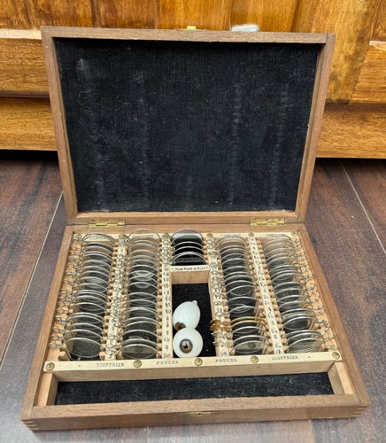 Ancien coffret ophtalmologue