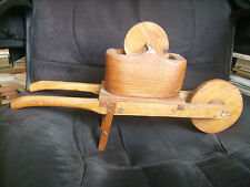Belle brouette de rémouleur décorative en bois