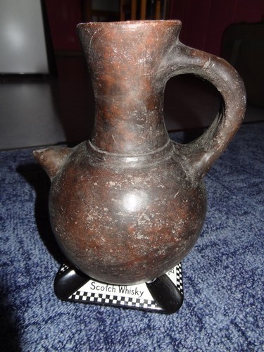 Ancienne cruche primitive - ancienne,