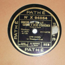 LINE DARIEL CHACUN FAIT SON LIT...COMME Y VEUT D'COUCHER 78 TOURS PATHE X 94.054
