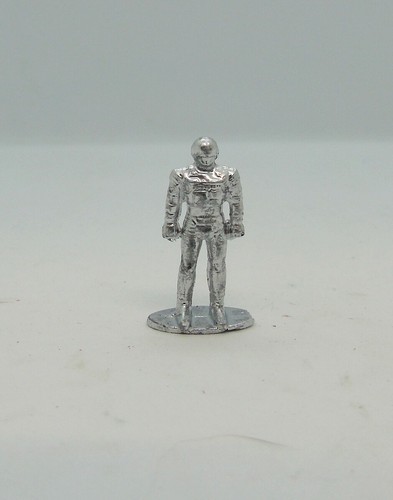 Popy or figurine tank - x-or,