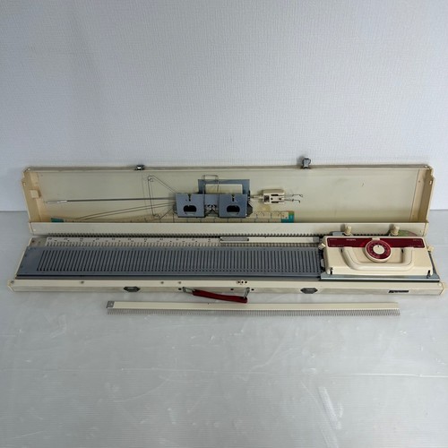 Machine tricoter - machine, à