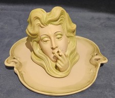 Pot à cigarettes en Biscuit