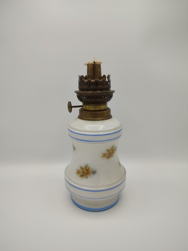 Jolie lampe pétrole - lampe,
