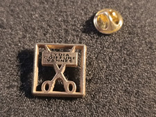 Pin's Lydia Coiffure Vannes Ciseaux Cheveux - Pin  L21