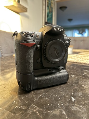 Nikon d200 dslr camera body - d200,