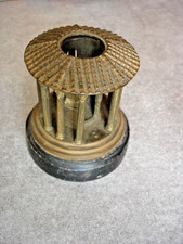 Temple de Vesta en bronze encrier