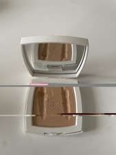 Chanel Blanc Compact B20