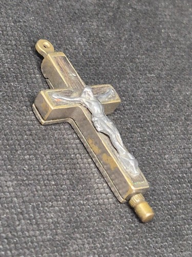 Ancien pendentif reliquaire