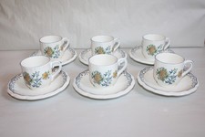 6 tasses et soucoupes à café