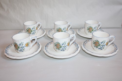 Tasses soucoupes à - 6,