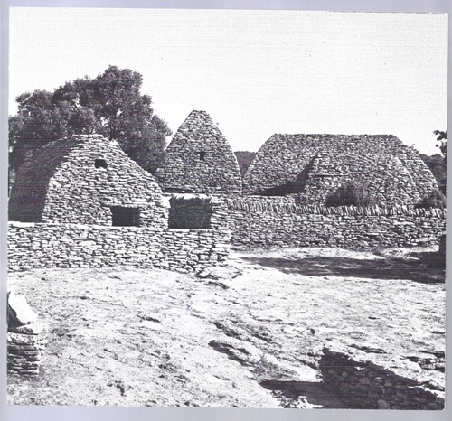 Pierre viala village - pierre,