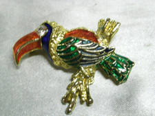 TOUCAN PERROQUET BROCHE OISEAU  PIERRES TAILLEES  BIJOUX JEWEL BIRD