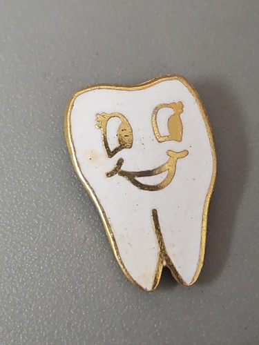 Broche pin rétro ancien - broche,