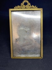 Ancien cadre photo de style louis XVI en métal doré