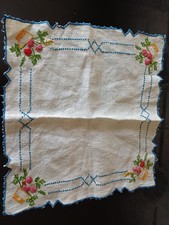 Napperon vintage brodé à la