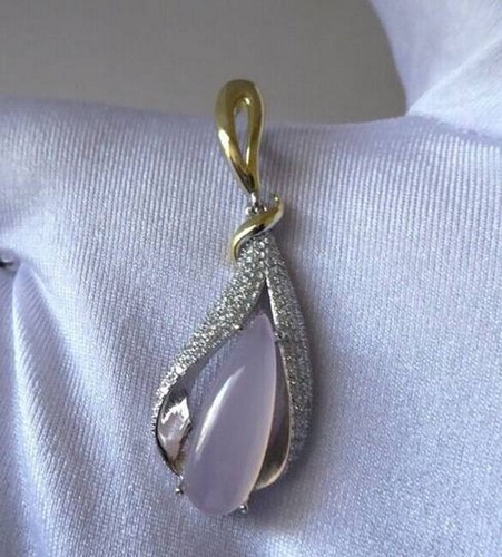 Superbe pendentif ciselé - superbe,