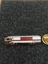 Pin's Pins Pin Enamel 51 Camion  Tracteur Ensemble Routier  "Actena VOLVO" 