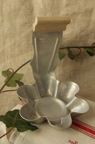 Ancien moule margueritte en - ,