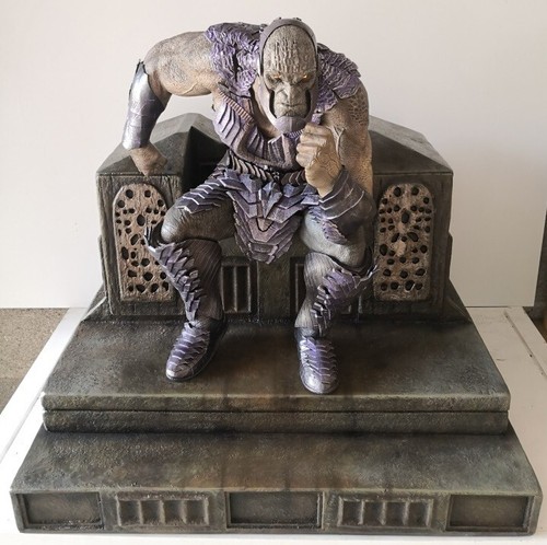 Darkseid scale statue - 1:4,