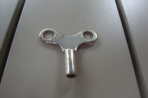 Ancienne cle clef remontoir - clef,