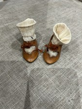JOLIES CHAUSSURES ET CHAUSSETTES POUR POUPÉE ANCIENNE 