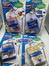 HASBRO GAMING - 4 Jeu Miniature Porte Clef QUI EST CE/PUISSANCE4/CLUEDO/DrMABOUL