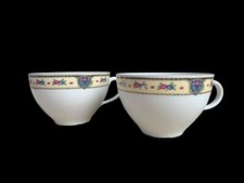 Lot 2 Tasses Victoria China
