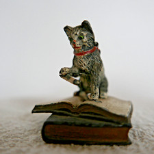 ancien rare plomb ! bronze de vienne? " chat écrivain" 6 cm polychrome cat katze