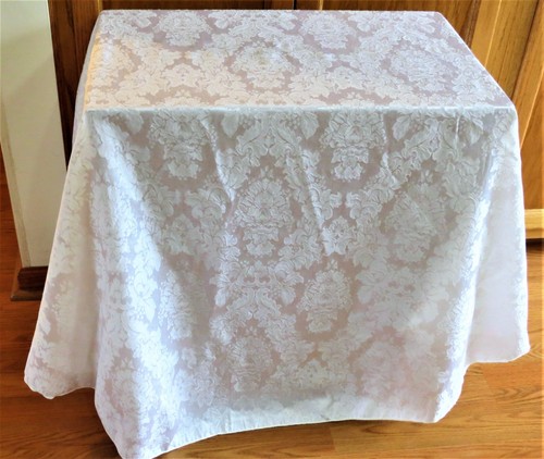 White brocade fabric round - white,