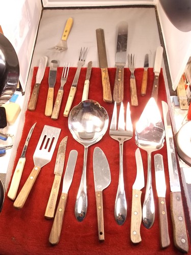 Large lot mixed kitchen - lot,