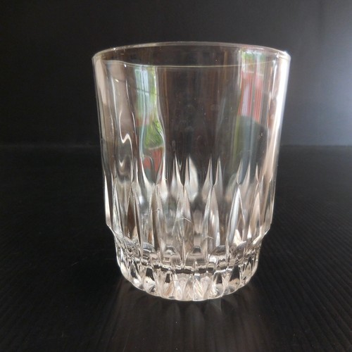 Verre cristal eau alcool art