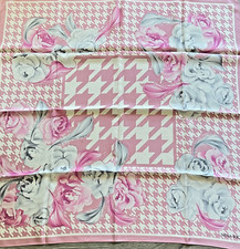 Foulard/Carré/Shawl★NINA RICCI en soie 100%★hand rolled-49g★Silk SCARF schal