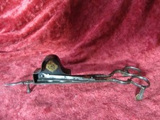 RARISSIME MOUCHETTE A GUILLOTINE EN ACIER DORURE/ ETEIGNOIR A BOUGIES FIN 17 ème