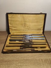 Coffret de 12 couteaux anciens