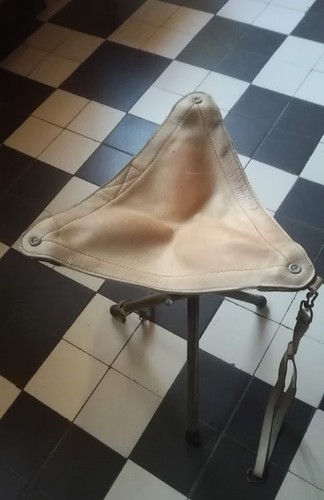 Tabouret ancien peintre - de,