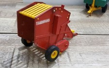 Tracteur presse balle - tracteur, a