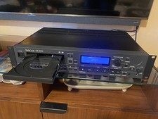 Lecteur CD Tascam CD-6010 CD-DA MP3 WAV  Platine Cd Professionnelle
