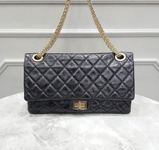 CHANEL Sac à rabat en cuir de