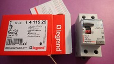 Legrand 411525 - Interrupteur Différentiel 40A 300Ma 2P AC - Vis/vis départ Bas