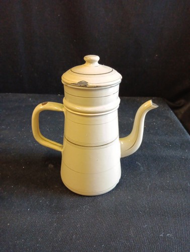 Ancienne cafetière émaillée