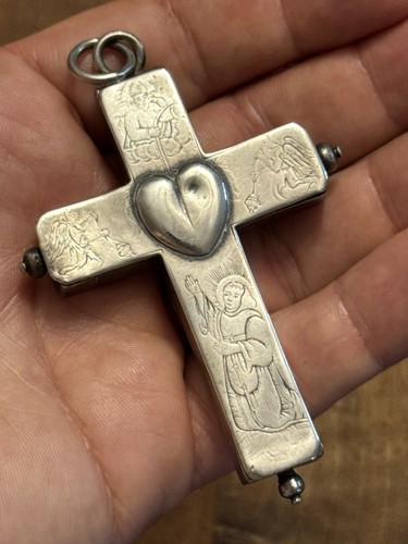 Croix reliquaire couvent sud - couvent,