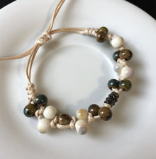 NEUF. Bracelet en perles