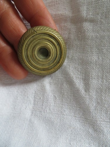 Ancien bouton bronze pour - 1,