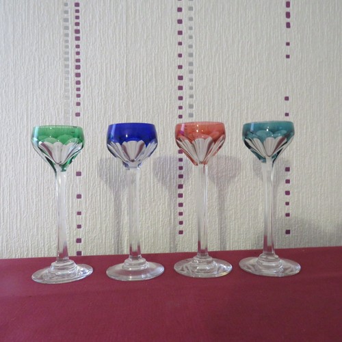 Verres liqueur de couleur - à,
